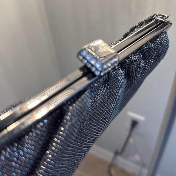 Olga Berg Clutch Silver Chain Metal Evening Cocktail East West Shoulder Bag NWOT - Picture 15 of 16